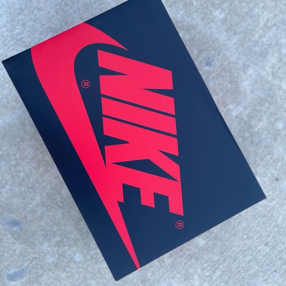 Air Jordan 1 OG Low Black Coral - Picture 4 of 4